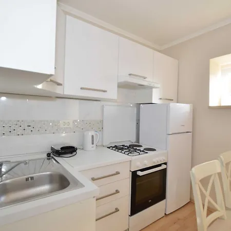 Seaside Charm In Apartment Rovinj