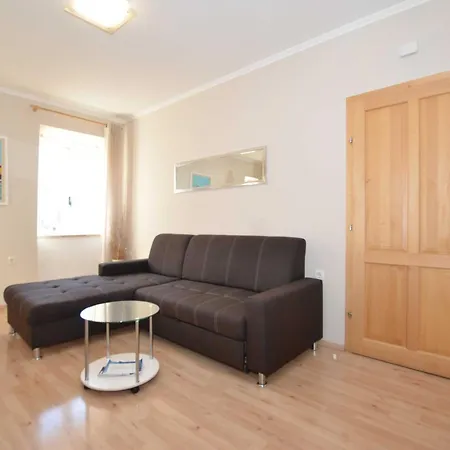 Seaside Charm In Apartment Rovinj